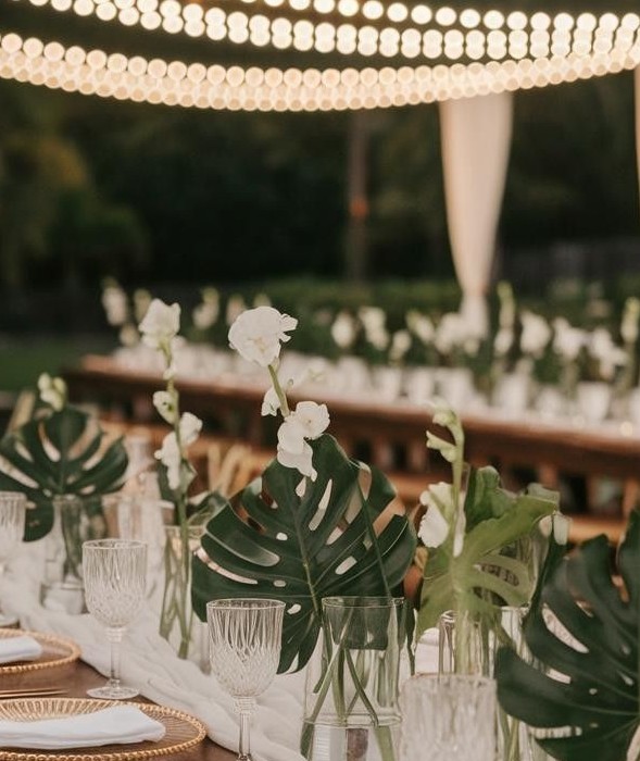 “Décoration de mariage couleur vert foncé tendance 2026